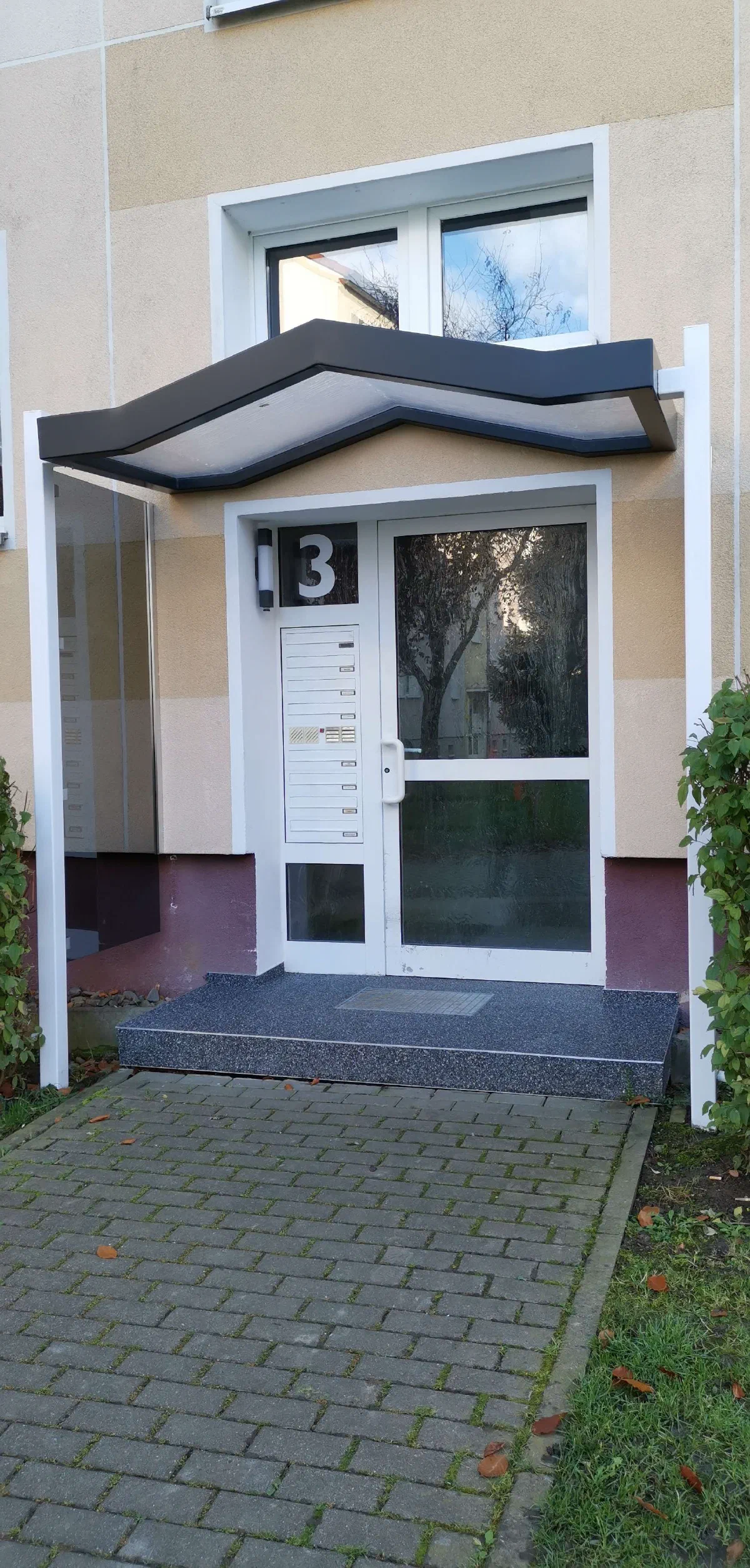 Schöne 3 Zimmer  3.OG mit Balkon und Stellplatz