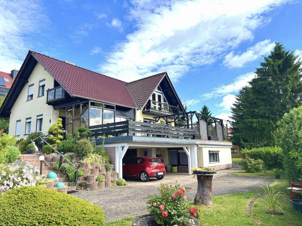 Einfamilienhaus in Breitenbach mit großem Grundstück und idyllischem Ausblick