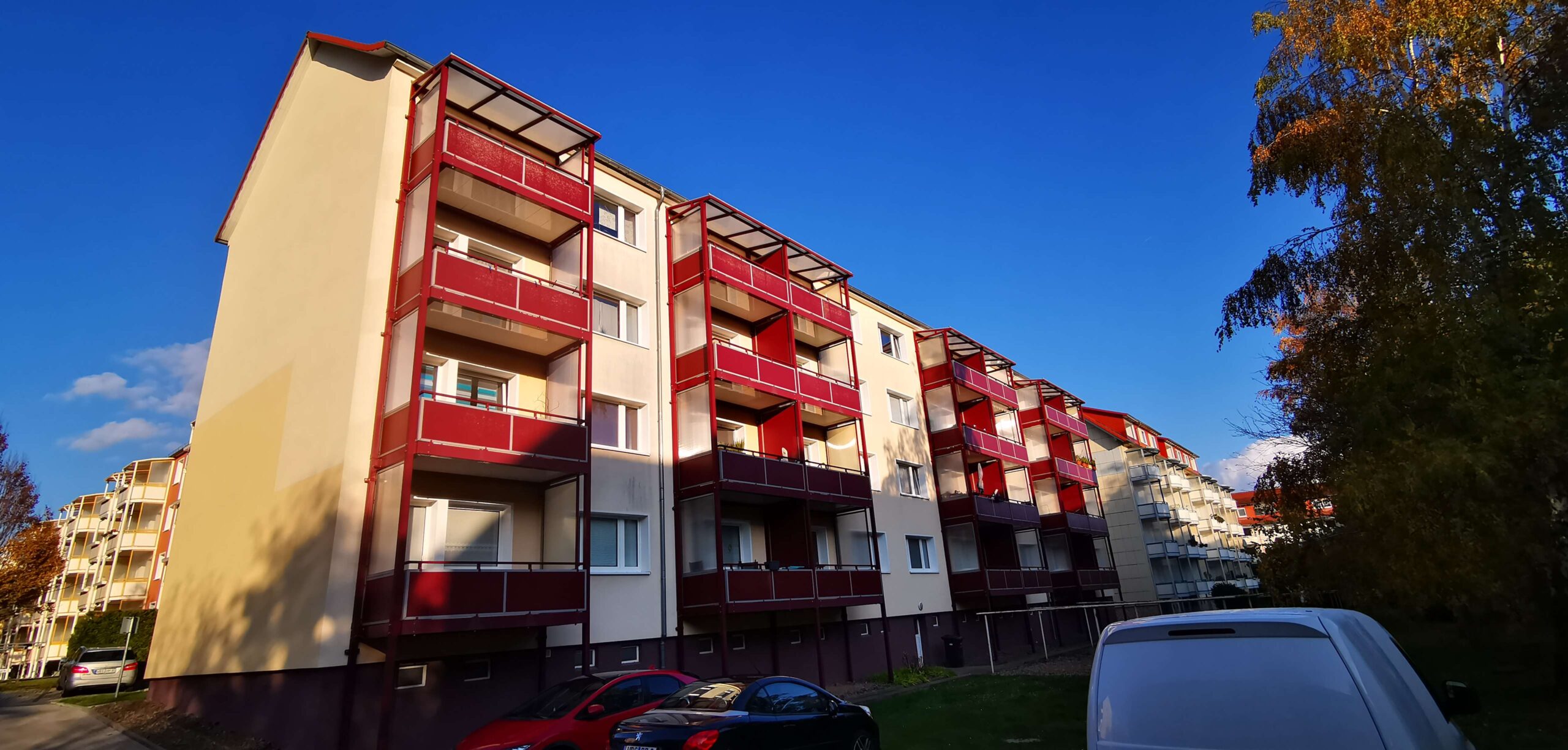 Schöne Einraumwohnung mit Einbauküche, Bad mit Fenster, Balkon auf der Südseite